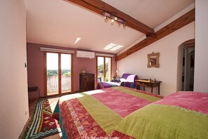 3 chambres, fer et planche à repasser, Wi-Fi, draps fournis