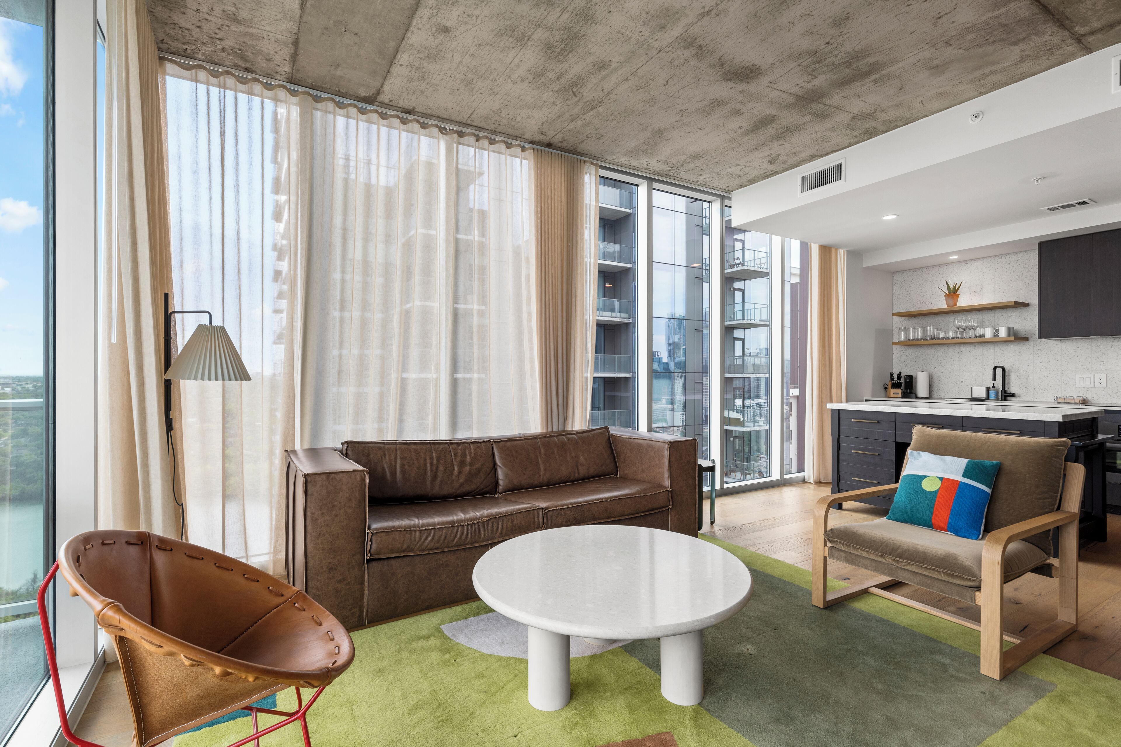 Cozy Corner Condo-Full Amenities