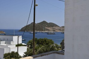 Property grounds - Patmos Cute Seafront Studio Escape for 2 (Patmos)