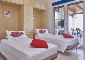 3 bedrooms, desk, iron/ironing board, WiFi - Villa Lindos Star in Rodos with Private Pool (Rhodes)