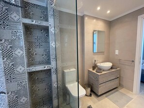 Shower, hair dryer, towels, shampoo - Charaki Escape Chic Studio with Seafront Patio (Rhodes)