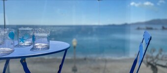 Charaki Sea Breeze Modern Studio with Sea View