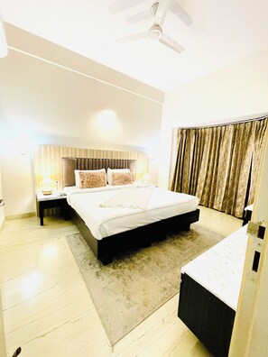 Egyptian cotton sheets, premium bedding, pillow-top beds - BedChambers Serviced Apartments -Artemis (Gurugram)