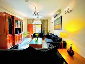 Living area - BedChambers Serviced Apartments -Artemis (Gurugram)