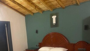Standard Triple Room, Courtyard View | Desk, laptop workspace, free WiFi, individually decorated - Sun Shine Butik Otel  (Kas)