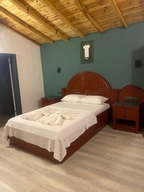 Standard Triple Room, Courtyard View - Sun Shine Butik Otel (Kas)