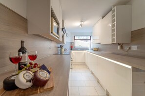 Fridge, microwave, oven, stovetop - Walking distance into town, sleeps 5 (Clitheroe)
