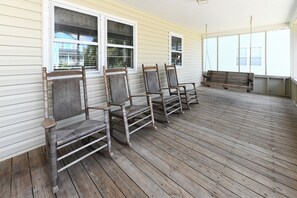 Terrace/patio - 5 BR Walk to the Beach House with a Private Pool! The Salty Seagull (Surfside Beach)