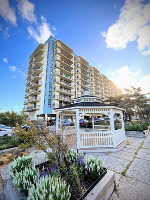 Exterior - Oceanfront Building With Great Ocean and Bay Views (ocean City)
