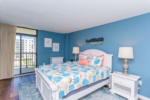 1 bedroom, bed sheets - Oceanfront Building With Great Ocean and Bay Views (ocean City)