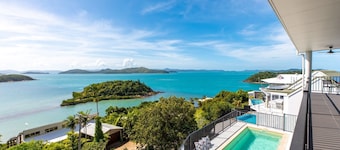 Gorgeous three-bedroom, two-bathroom home boasting uninterrupted sea views.