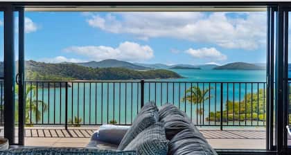 Gorgeous three-bedroom, two-bathroom home boasting uninterrupted sea views.