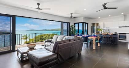 Gorgeous three-bedroom, two-bathroom home boasting uninterrupted sea views.
