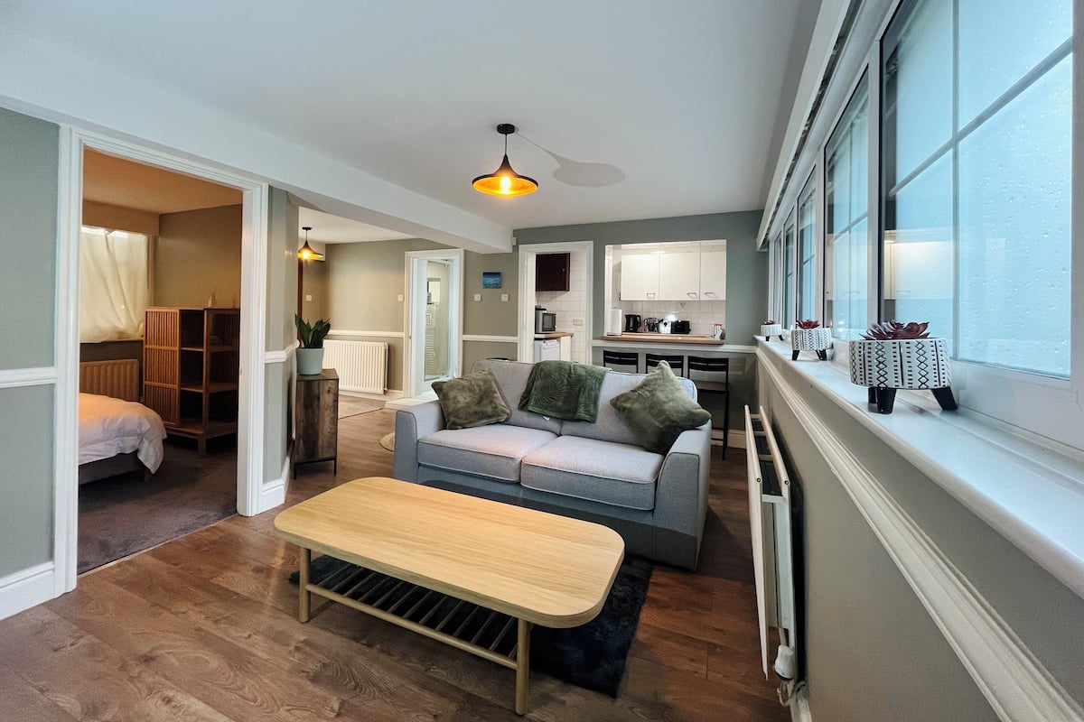 Apartment, Patio (Pet friendly) | Living area