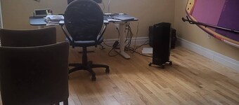  4 Kilometers from Ottawa City center Manor Park  4 Bed with  an Office.