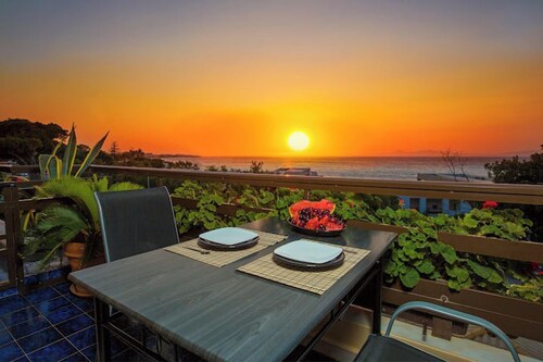 Sunset View Apartments-Beautiful with Sea View