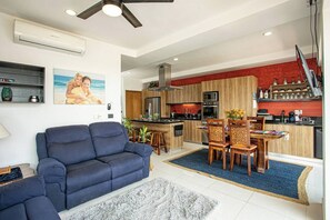 Una televisión, una oficina