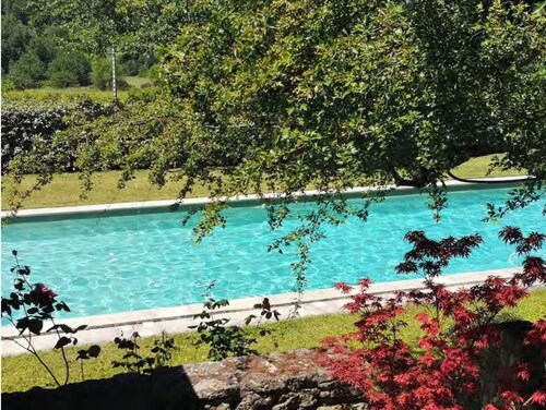 Charming Provençale farmhouse for rent in the middle of Lubéron National Park.