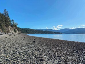 Beach - Shores A Tranquil Private Haven Right on the Beach (Sequim)