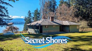 Exterior - Shores A Tranquil Private Haven Right on the Beach (Sequim)