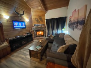 Smart TV, fireplace, video games, table tennis