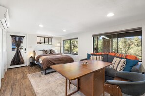 4 bedrooms, desk, iron/ironing board, travel cot - Scenic Sedona Home + Studio w/ Pool & Hot Tub, 5 mins to Cathedral Rock (Sedona)