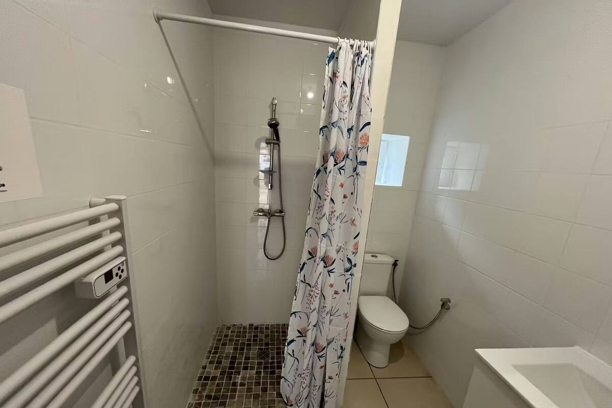 Rom – city, hageutsikt | 1 soverom, skrivebord for bærbar PC, lydisolert og wi-fi (inkludert)