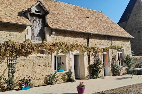 Exterior. Le Presbytère