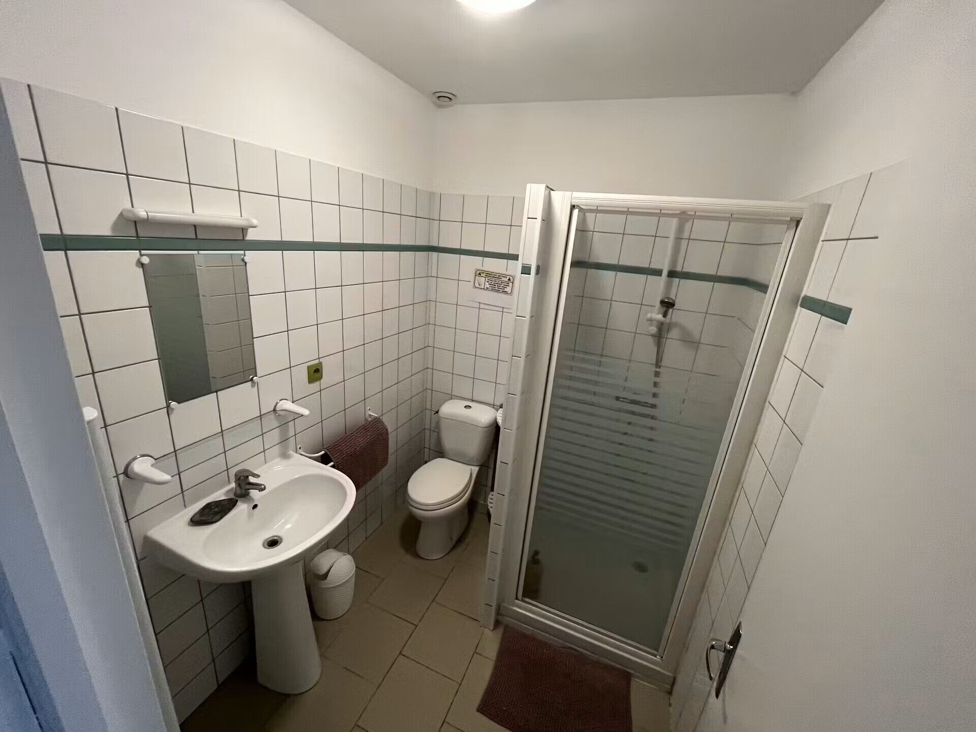 Room, Courtyard View | Bathroom | Shower, hair dryer, soap, toilet paper