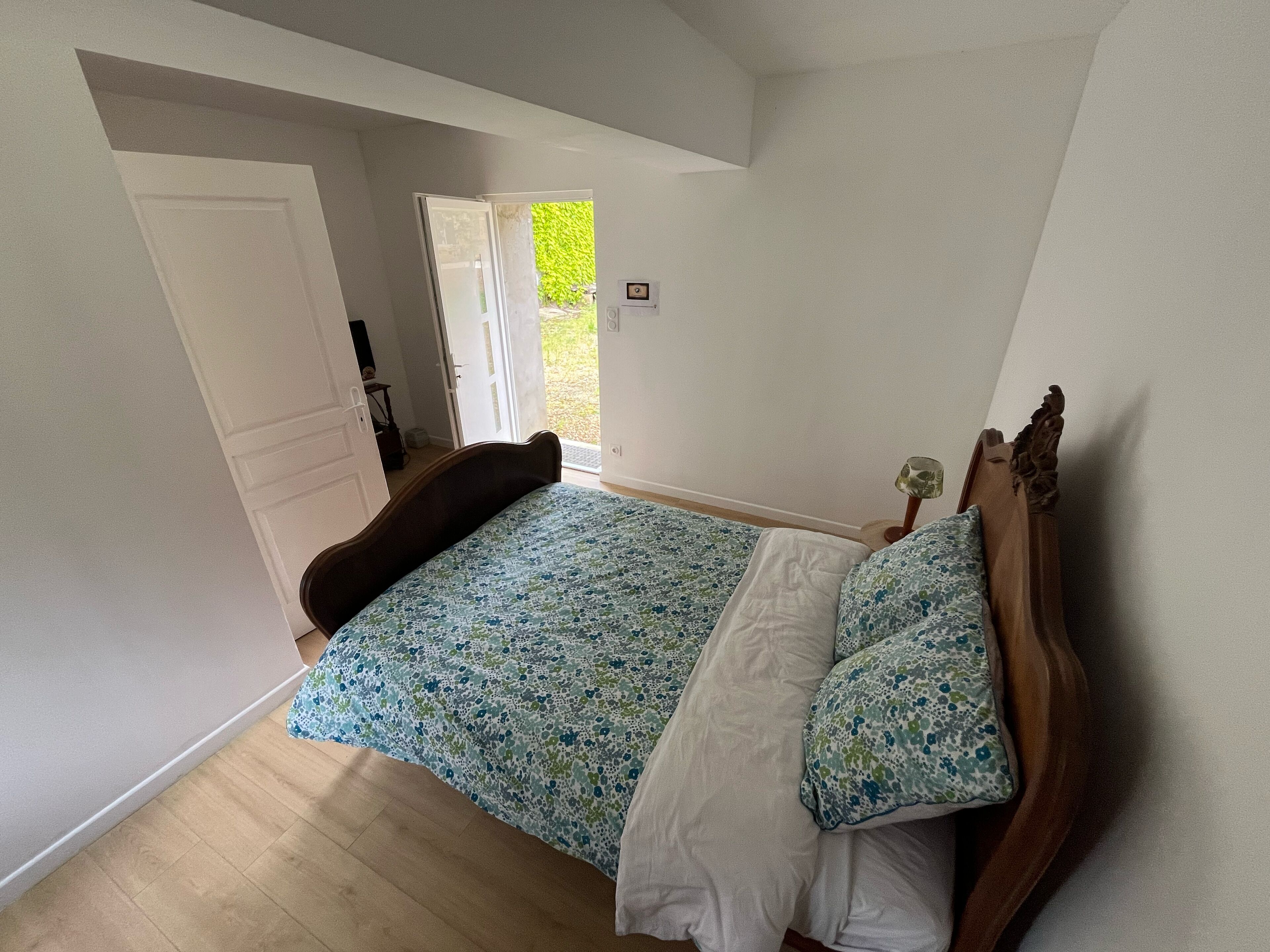 City Room, Garden View