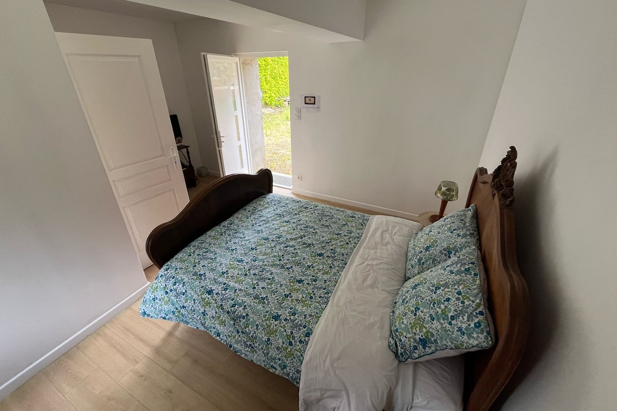 City Room, Garden View