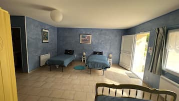 Quarto club, vista para o jardim | 1 quarto, roupas de cama de algodão egípcio, roupas de cama premium