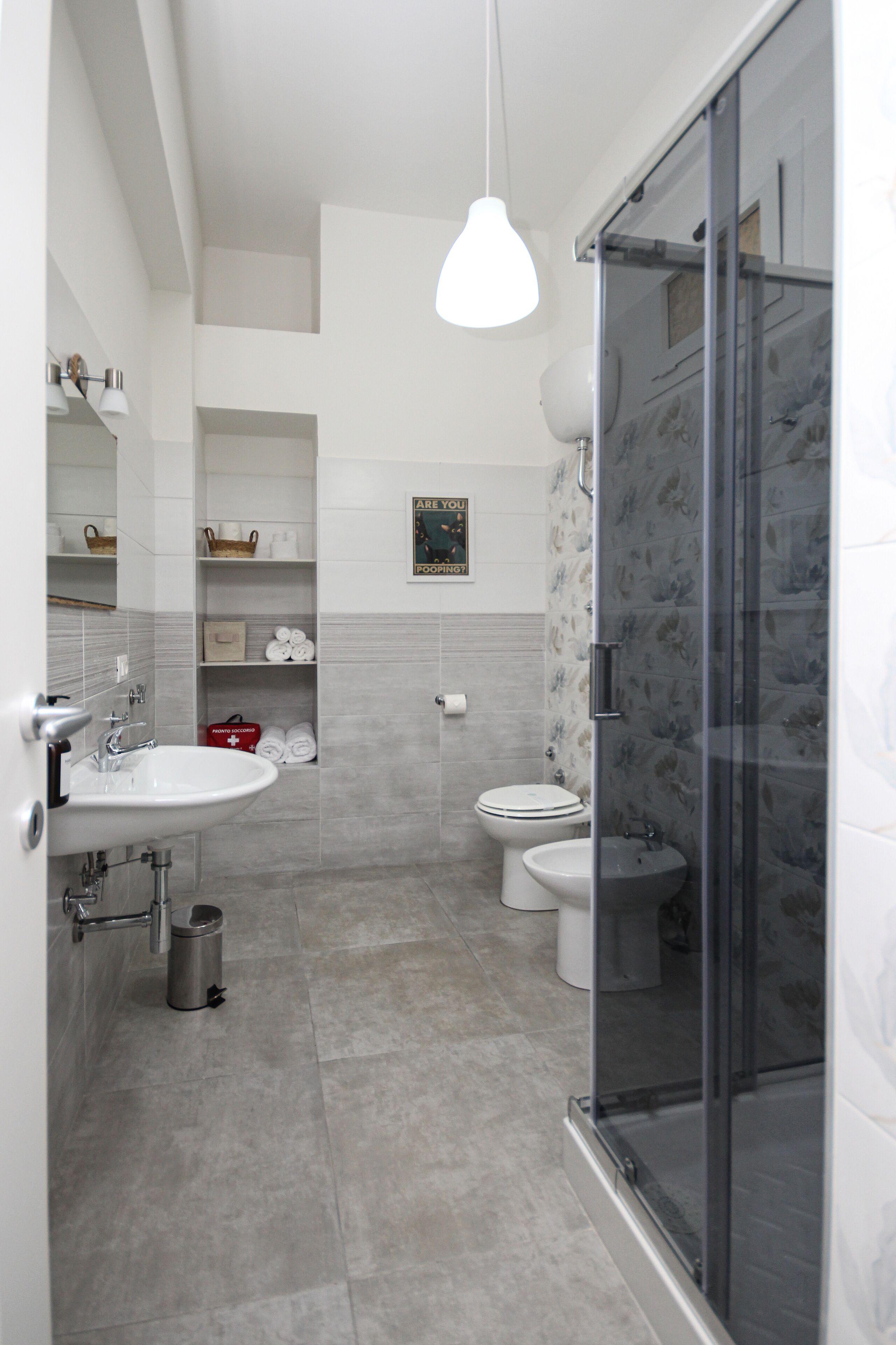 Articoli per l'igiene personale ecosostenibili, asciugacapelli, bidet