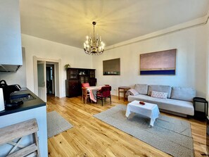 32-inch flat-screen TV with digital channels