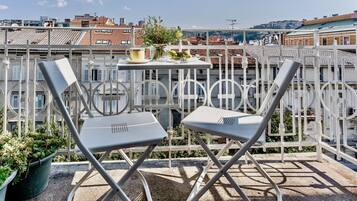 Deluxe Apartment, Balcony, City View | Terrace/patio