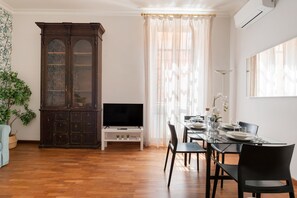 Dining - Sella apartment (Roma)