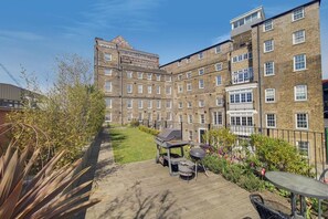 Apartment | Property grounds - Greenwich Mill - Modern Comfort & Historic Charm (London)