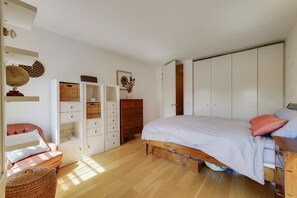 Departamento | 1 habitación, tabla de planchar con plancha, wifi gratis y ropa de cama 
