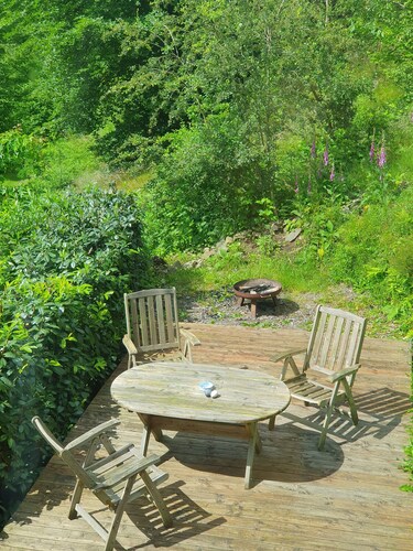 Liebevoll Eingerichtete Ferienwohnung am Fluss in Beliebtem Wandergebiet