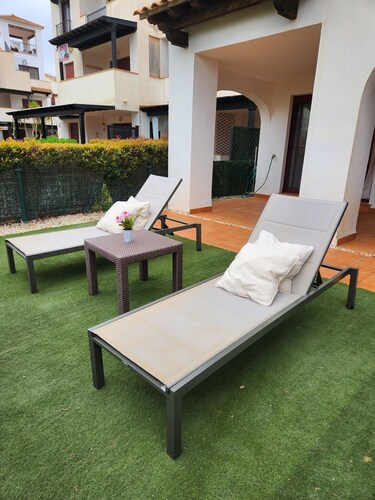 Precioso Bajo en Jardines de Nuevo Vera muy Cerca de la Piscina Comunitaria !
