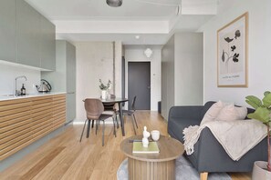 TV, offices - Modern & Stylish Apartment with Private Balcony (Aarhus)