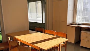 Tägliches inbegriffenes Frühstück zur Selbstbedienung