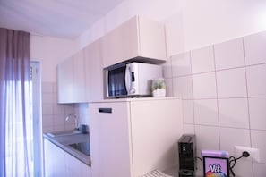 Fridge, microwave, stovetop, dishwasher - AMETHYST ORCHID (Roseto degli Abruzzi)