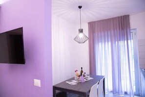 Dining - MARIGOLD RESIDENCE: AMETHYST ORCHID (Roseto degli Abruzzi)