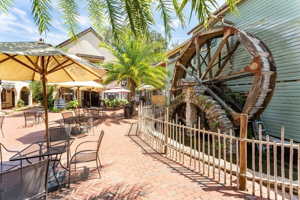 Condo, 2 habitaciones | Restaurante al aire libre