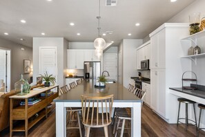 Stadtwohnung, 5 Schlafzimmer | Eigene Küche | Kühlschrank, Ofen, Wasserkocher mit Kaffee-/Teezubehör, Toaster