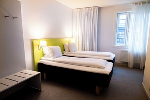 Quarto duplo standard | Wi-Fi de cortesia, roupa de cama