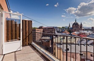 Habitación superior con 1 cama doble o 2 individuales | Terraza o patio