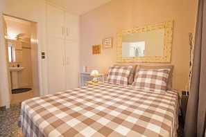 1 bedroom, iron/ironing board, free WiFi, bed sheets - Sunset View Apartments-Cozy near the Sea (Ialisos)