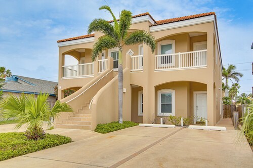 South Padre Island Condo - Walk to the Beach!